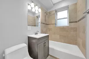 2256 W Arthur Ave, Chicago, IL 60645 - Photo 15