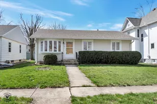 114 W Sumner Ave, Peotone, IL 60468 - Photo 1