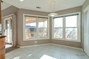76 Willow Pkwy, Buffalo Grove, IL 60089 - Photo 9