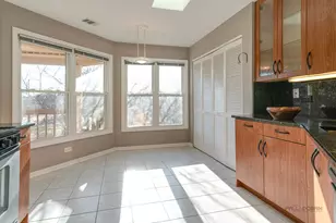 76 Willow Pkwy, Buffalo Grove, IL 60089 - Photo 13