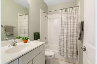 326 E 18th Street, Chicago, IL 60616 - Photo 13