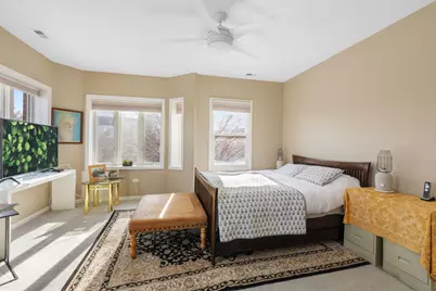 326 E 18th Street, Chicago, IL 60616 - Photo 9