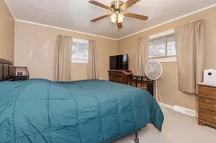 929 E Water St, Pontiac, IL 61764 - Photo 19