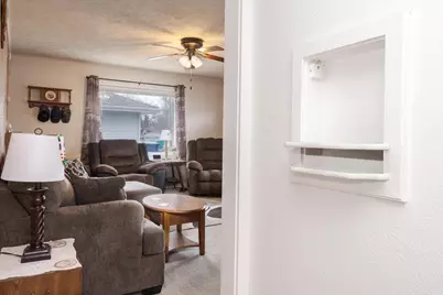 929 E Water Street, Pontiac, IL 61764 - Photo 15