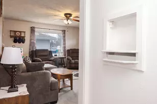 929 E Water St, Pontiac, IL 61764 - Photo 15