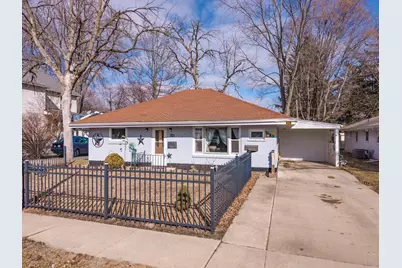 929 E Water Street, Pontiac, IL 61764 - Photo 1