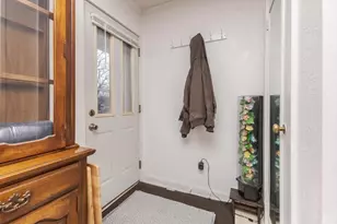 929 E Water St, Pontiac, IL 61764 - Photo 5