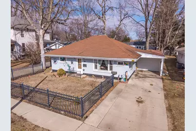 929 E Water Street, Pontiac, IL 61764 - Photo 3