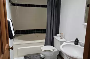 1702 Parklane Ave, McHenry, IL 60050 - Photo 7