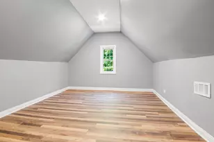 4251 N Lawndale Ave, Chicago, IL 60618 - Photo 9