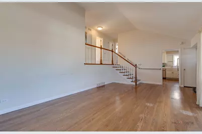 8532 N Oleander Avenue, Niles, IL 60714 - Photo 3