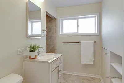 8532 N Oleander Avenue, Niles, IL 60714 - Photo 17