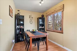 517 Longwood Dr, Buffalo Grove, IL 60089 - Photo 9