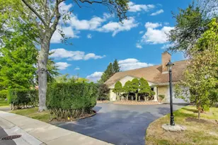 3226 Sprucewood Rd, Wilmette, IL 60091 - Photo 3