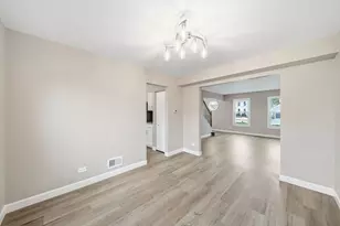 1435 Tanglewood Dr, Crystal Lake, IL 60014 - Photo 5