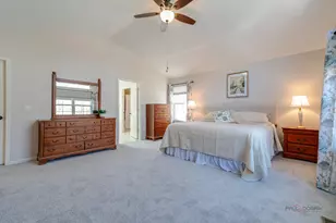 204 N Crooked Lake Ln, Lindenhurst, IL 60046 - Photo 25