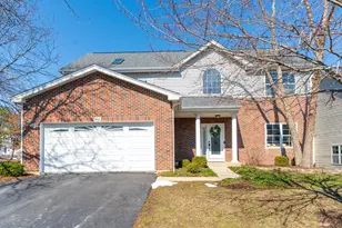 204 N Crooked Lake Ln, Lindenhurst, IL 60046 - Photo 1