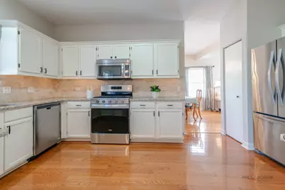 204 N Crooked Lake Lane, Lindenhurst, IL 60046 - Photo 15