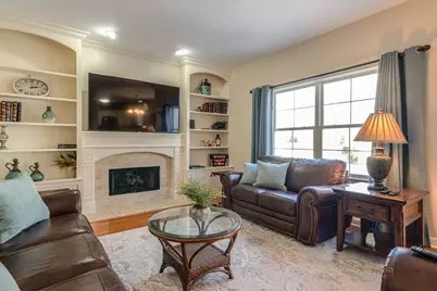 204 N Crooked Lake Lane, Lindenhurst, IL 60046 - Photo 17