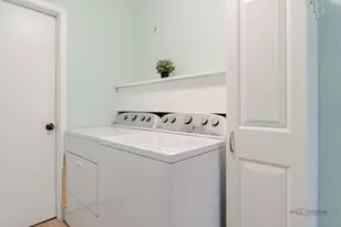 204 N Crooked Lake Ln, Lindenhurst, IL 60046 - Photo 21