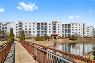 375 Plum Creek Dr, Wheeling, IL 60090 - Photo 1