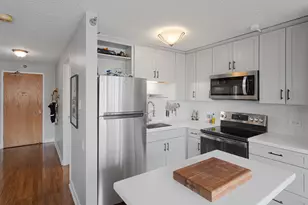 1122 N Clark St, Chicago, IL 60610 - Photo 5