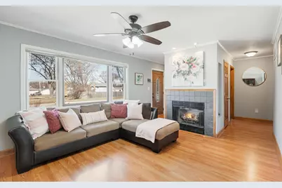 417 Lawrence Avenue, Grayslake, IL 60030 - Photo 3