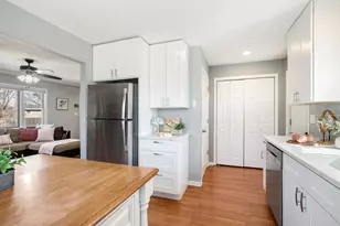 417 Lawrence Ave, Grayslake, IL 60030 - Photo 7