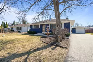 417 Lawrence Ave, Grayslake, IL 60030 - Photo 17