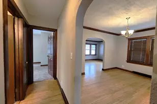 365 Vandalia St, Elgin, IL 60123 - Photo 9