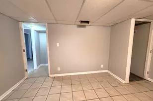 365 Vandalia St, Elgin, IL 60123 - Photo 17