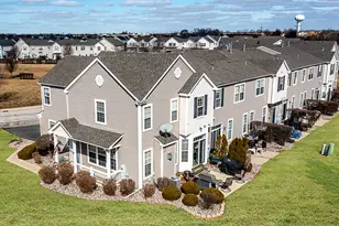 25047 Clare Cir, Manhattan, IL 60442 - Photo 3