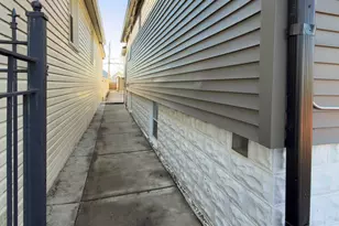 10726 S Mackinaw Ave, Chicago, IL 60617 - Photo 41