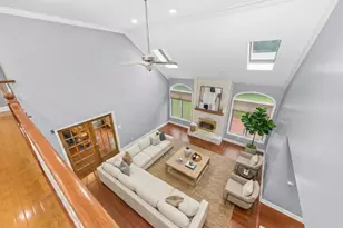 6722 Sweetbriar Ln, Darien, IL 60561 - Photo 11