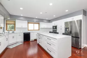 6722 Sweetbriar Ln, Darien, IL 60561 - Photo 25