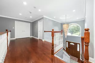 6722 Sweetbriar Ln, Darien, IL 60561 - Photo 13