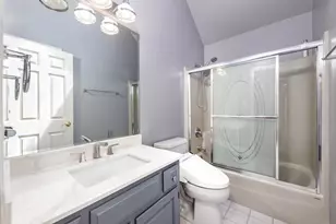 6722 Sweetbriar Ln, Darien, IL 60561 - Photo 17