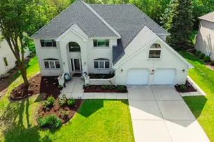 6722 Sweetbriar Ln, Darien, IL 60561 - Photo 3