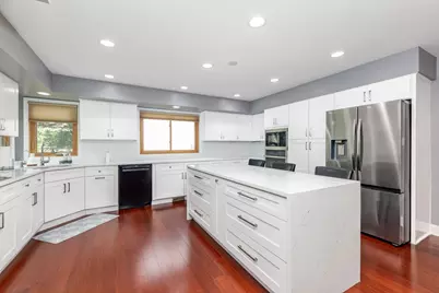 6722 Sweetbriar Lane, Darien, IL 60561 - Photo 7