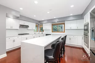 6722 Sweetbriar Ln, Darien, IL 60561 - Photo 21