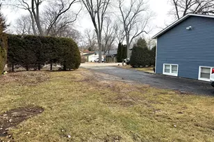 1216 N Lake Shore Dr, Round Lake Beach, IL 60073 - Photo 19