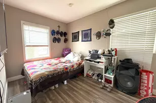 1216 N Lake Shore Dr, Round Lake Beach, IL 60073 - Photo 9