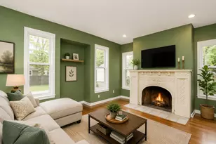 323 S Broadway Ave, Aurora, IL 60505 - Photo 15