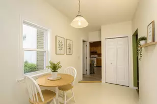 323 S Broadway Ave, Aurora, IL 60505 - Photo 17