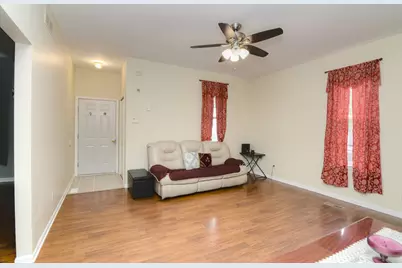 323 S Broadway Avenue, Aurora, IL 60505 - Photo 5