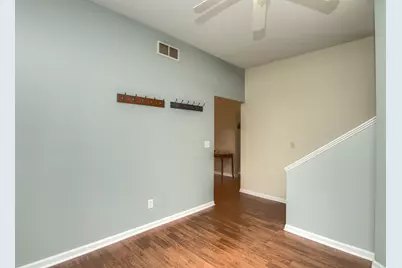 323 S Broadway Avenue, Aurora, IL 60505 - Photo 11