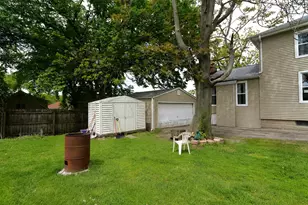 323 S Broadway Ave, Aurora, IL 60505 - Photo 31