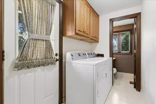 1332 W Weathersfield Way, Schaumburg, IL 60193 - Photo 9