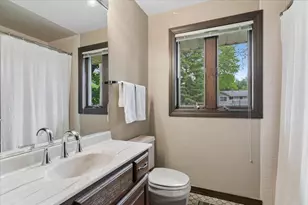 1332 W Weathersfield Way, Schaumburg, IL 60193 - Photo 15