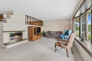 1332 W Weathersfield Way, Schaumburg, IL 60193 - Photo 3